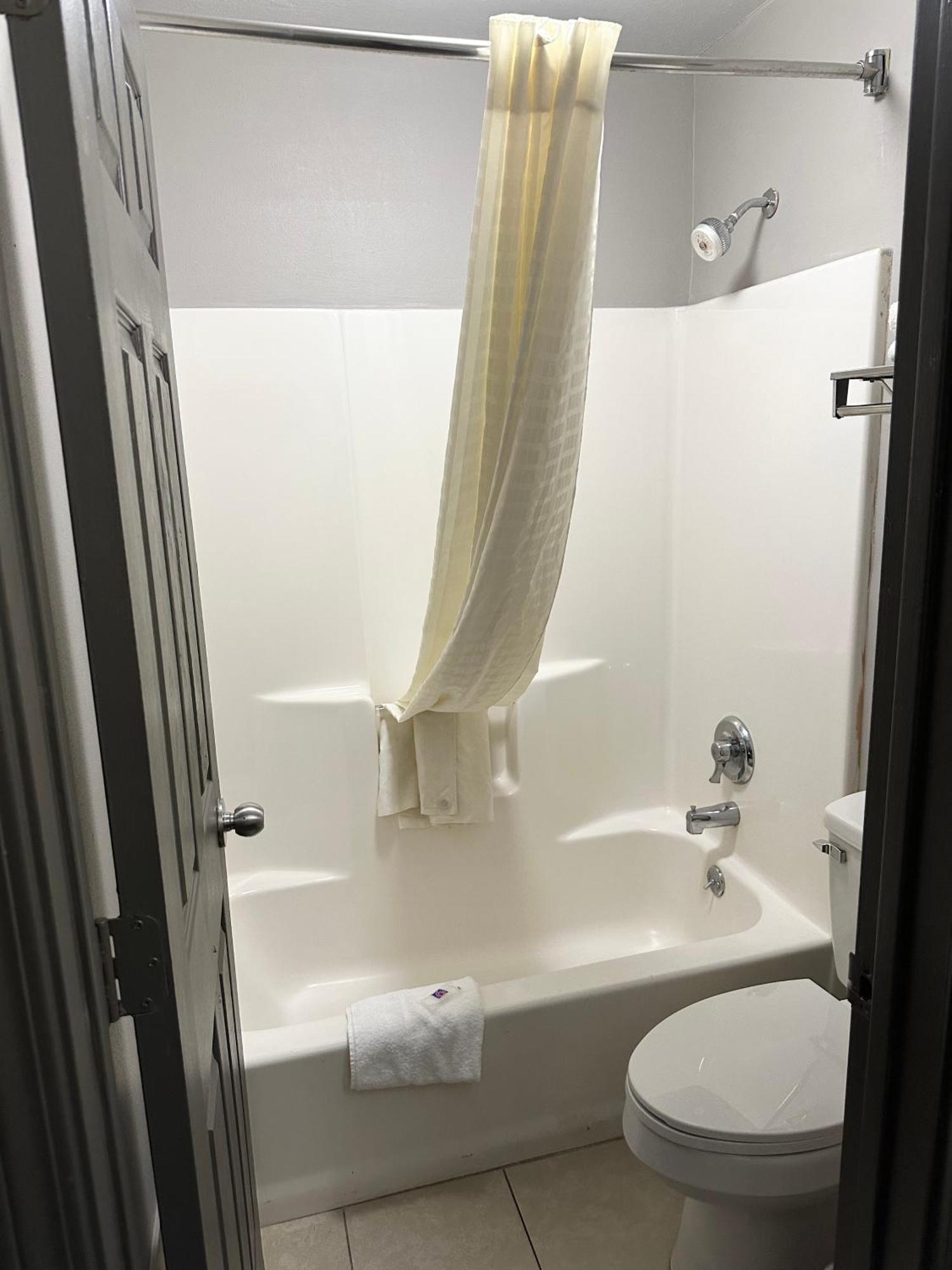 Studio 6 Suites Louisville Ky Airport/Expo Center Екстер'єр фото